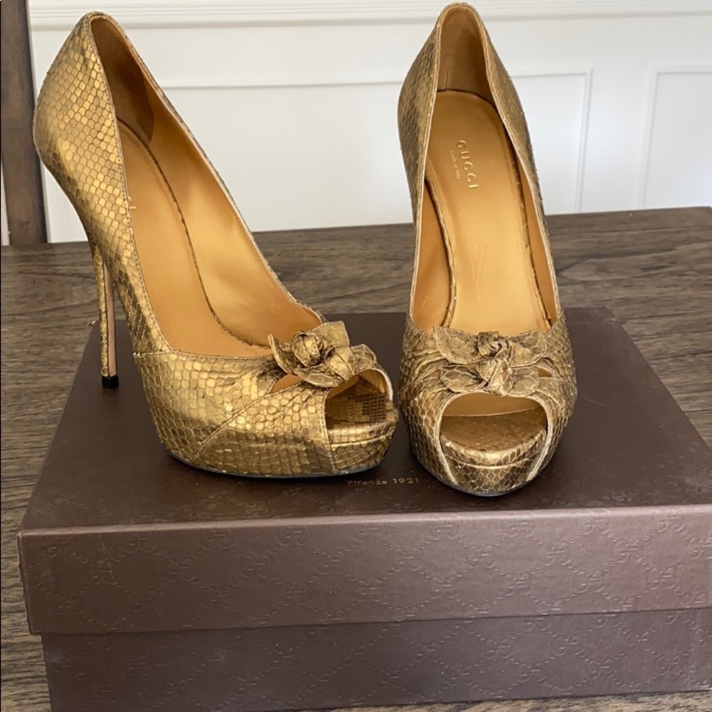 Gucci Gold Snake Skin Peep Toe Pump with Bows